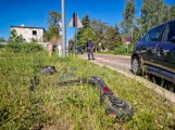 Zderzenie hulajnogi elektrycznej z samochodem osobowym w Lesznie