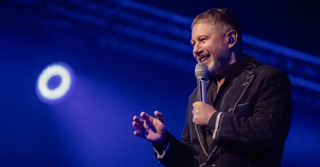 Andrzej Piaseczny porwał tłumy! Na koncercie artysty wybrzmiały największe przeboje z trzydziestoletniej, muzycznej drogi