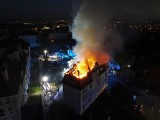 Tragiczny pożar kamienicy przy ul. Karabinierów w Grudziądzu. Jedna osoba nie żyje, druga była reanimowana