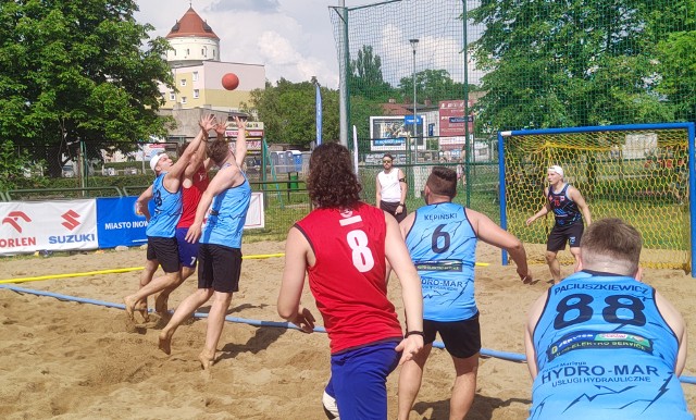 W Inowrocławiu odbywa się II Eliminacyjny Turniej Mistrzostw Polski w Piłce Ręcznej Plażowej kobiet i mężczyzn