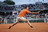 Hubert Hurkacz pokonał Denisa Shapovalova i awansował do czwartej rundy wielkoszlemowego tenisowego turnieju French Open