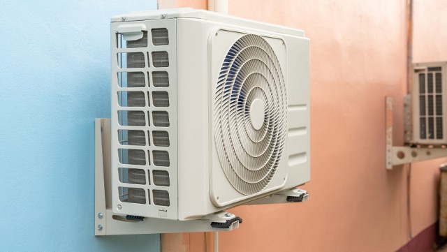 Wyrażenie zgody przez ponad 50% użytkowników lokali mieszkalnych w danym budynku uprawnia KSM do wydania pozwolenia na montaż klimatyzatora