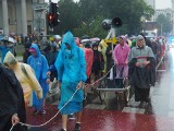Pielgrzymi wyruszyli w strugach deszczu na Jasną Górę FOTO FILM
