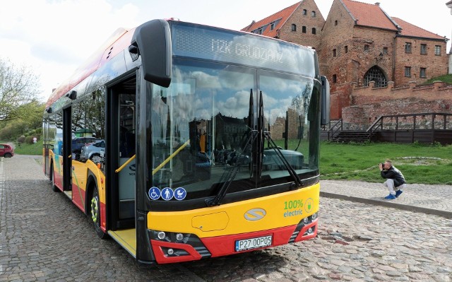 Autobusy elektryczne solaris w barwach MZK Grudziądz