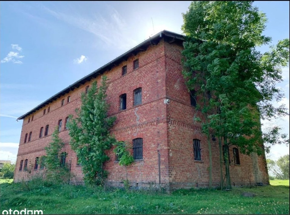 https://www.otodom.pl/pl/oferta/dzialka-zabudowana-budynek-...