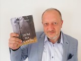 Inowrocławianin napisał książkę „Dom na skarpie”. Opisuje w niej swoją młodość