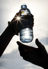 Na UMK nie będzie już wody w plastikowych butelkach. Ale pojawiły się filtry