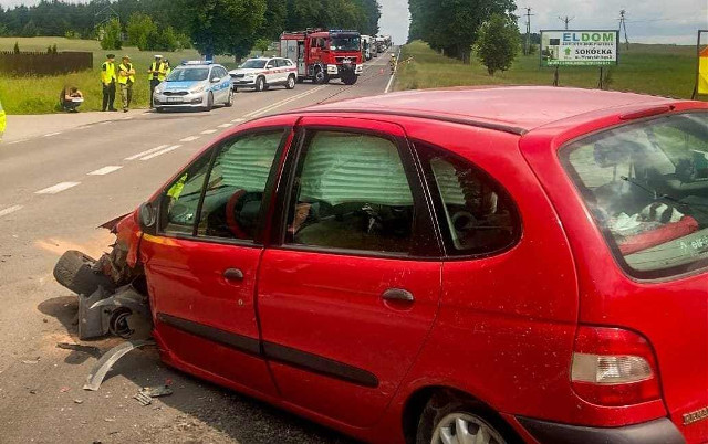 Wypadek w Starej Moczalni na DK19. Zderzenie dwóch samochodów. Trzy osoby trafiły do szpitala