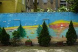 Wyjątkowy mural na podwórku w Poznaniu. "Dziecięcy akcent w centrum miasta"