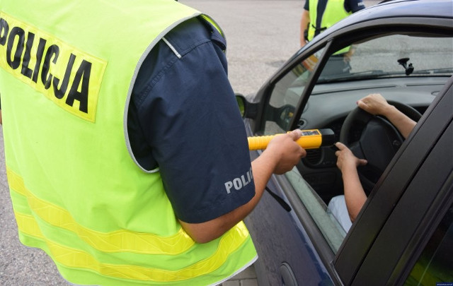 Pijana kobieta zatrzymana przez innego kierowcę. 43-latka kierowała mając ponad 3 promile alkoholu!
