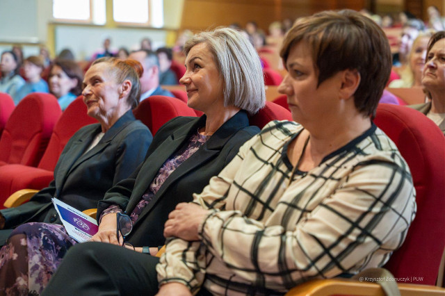 Święto podlaskich pielęgniarek i położnych. Spotkanie w Podlaskim Urzędzie Wojewódzkim. W regionie na 970 położnych – tylko jeden mężczyzna
