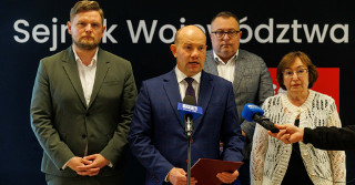 PiS krytykuje wydatki rzeczniczki marszałka na fryzjera. Co na to rzeczniczka?