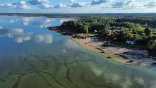 Podlaska Atlantyda z lotu ptaka. Kiedyś tam było życie, dziś jest wielka woda