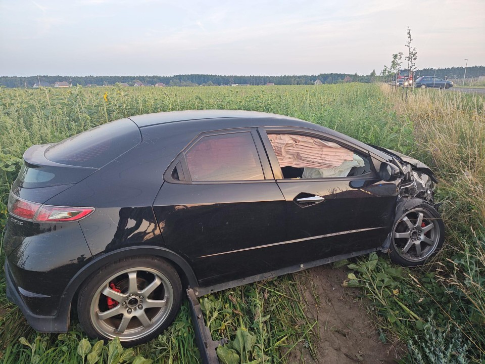Zderzenie w Kurowie. Samochód osobowy uderzył w ciągnik rolniczy