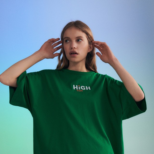 Reserved - T-shirt oversize z haftem - Zielony