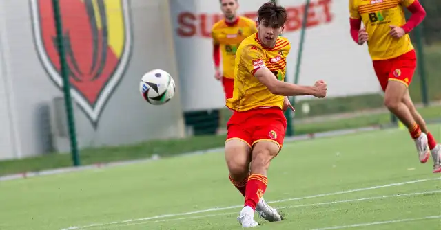 III liga. Jagiellonia II, Wigry i ŁKS Łomża były niegościnne, zgarniając komplet punktów. KS Wasilków nie zgasił Znicza