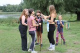 Tak dzieci uczyły się chodzenia z kijkami nordic walking w Chełmnie. Zobacz zdjęcia
