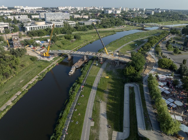 Tak obecnie wygląda stan budowy Mostów Berdychowskich w Poznaniu. Zobacz więcej zdjęć --->