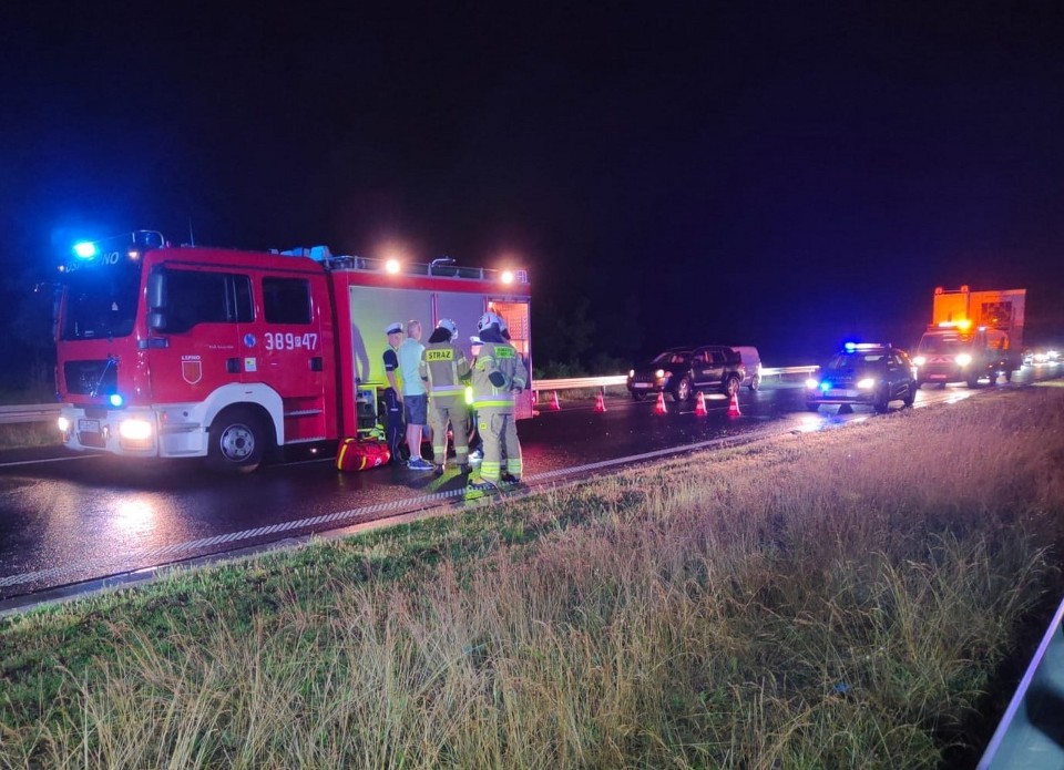 Wypadek na drodze S5 w pobliżu Leszna. Dachował terenowy mercedes