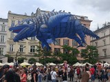 Wielka Parada Smoków 2024 w Krakowie: Spektakularne widowisko zgromadziło tłumy pod Wawelem! Zobacz zdjęcia smoków
