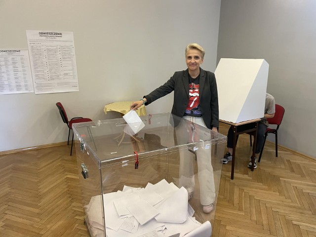 Joanna Scheuring-Wielgus swój głos oddała w lokalu mieszczącym się w szkole przy ul. Matejki w Poznaniu