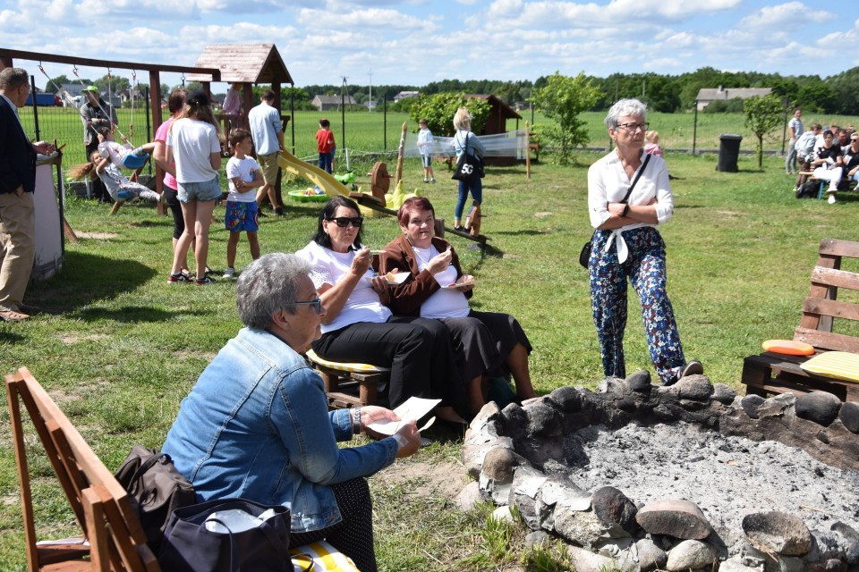 Sołectwo Stawki zaprosiło całe rodziny na piknik w stajni na...