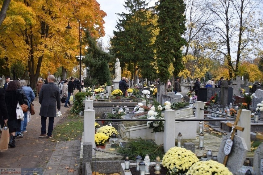Na Cmentarzu Komunalnym we Włocławku w 2023 i 2024 roku...