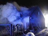 Duży pożar domu przy ulicy Miodowej w Świeciu - zobacz zdjęcia i wideo