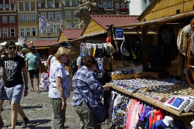 Stary Rynek po remoncie czeka na gwarancyjne odbiory - dlatego Jarmarku Świętojańskiego w tym roku nie będzie.