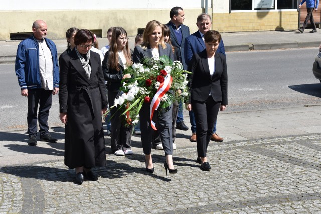 Wiązanki kwiatów złożono przy Pomniku Wolności i przy Pomniku Poległych Mieszkańców Krotoszyna
