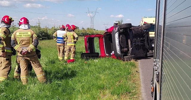 9 maja 2024 na autostradzie A1 na wysokości Rulewa doszło do wypadku osobówki z lawetą