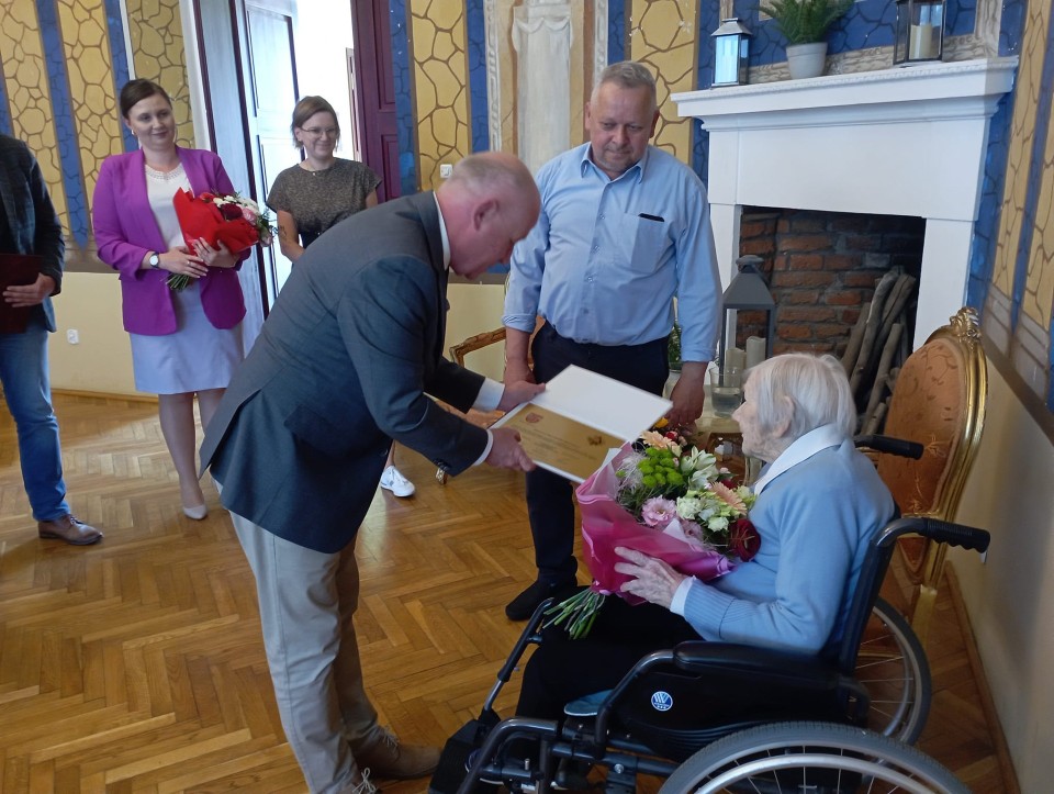 Uroczystość jubileuszu 103 urodzin pani Heleny Krawczyszyn