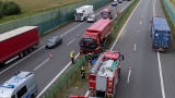 Ciężarówka przebiła bariery na autostradzie A1 pod Grudziądzem