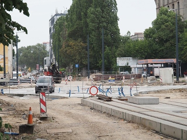 Na skrzyżowaniu ulic Kilińskiego i Przybyszewskiego widać znaczący postęp prac.   