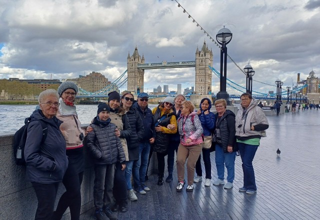 Seniorzy z UTW z Pleszewa, którzy uczą się języka angielskiego pojechali do Londynu sprawdzić swoje umiejętności