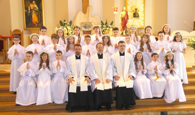 Uczniowie Szkoły Katolickiej przyjęli uroczyście I Komunię Świętą w chełmińskim Kościele Księży Pallotynów