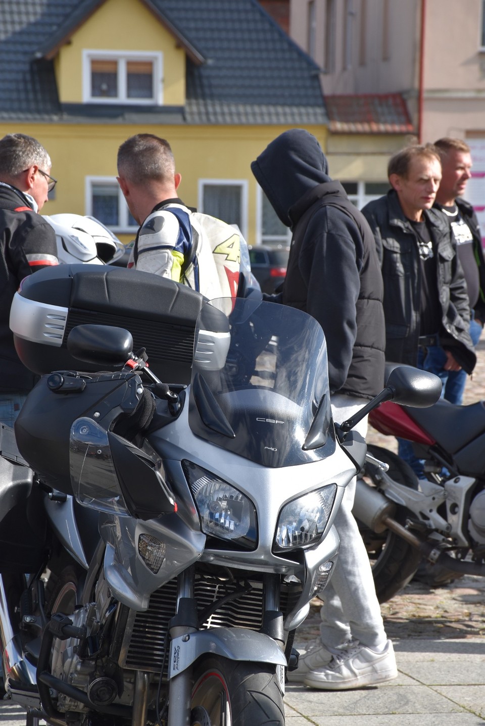 Kilkadziesiąt motocykli ruszyło ulicami Lwówka, by rozpocząć...