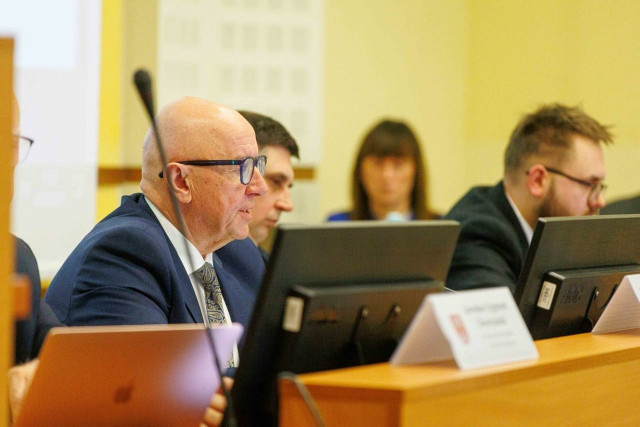 Sesja nadzwyczajna. W sejmiku przerwa do końca wyborów prezydenckich