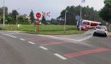 Niebezpieczne zdarzenie na przejeździe kolejowym w Wągrowcu. Kierująca autem osobowym uderzyła w szynobus!