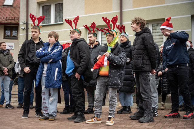 Stowarzyszenie „Droga” przygotowało tysiąc paczek. Trafiają do potrzebujących