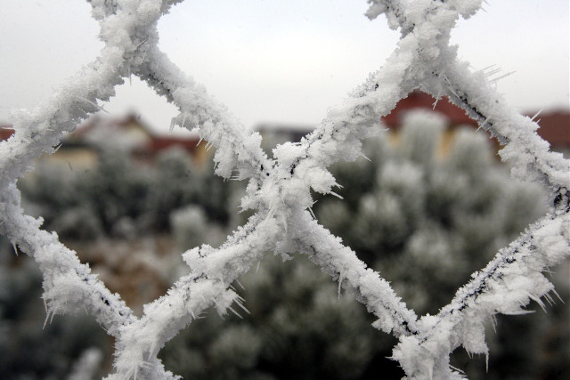 Za nami bardzo zimna noc. Temperatura na Podlasiu spadła do minus 20 stopni Celsjusza. Idzie ocieplenie, ale może być ślisko