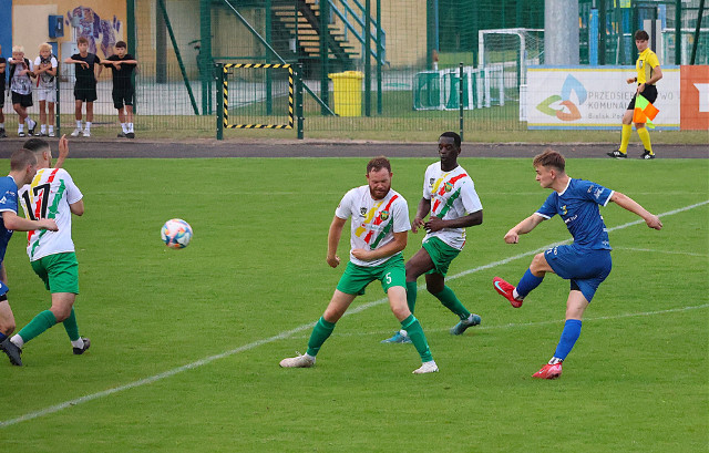 IV liga. Niesamowity lider z Zambrowa znów wygrał bez straty gola. Zadyszka Tura, który nie dał rady Promieniowi