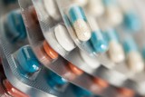 Znany lek przeciwbólowy wstrzymany w obrocie! Wykryto nieprawidłowości w leku Ibuprofen Dr. Max - ostrzega GIF