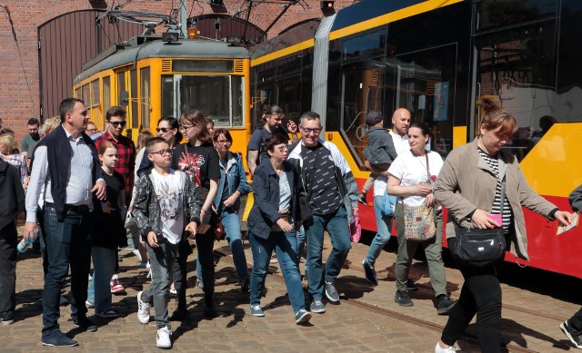 Zwiedzanie zajezdni MZK Grudziądz z okazji 125-lecia elektrycznych tramwajów. Mamy zdjęcia