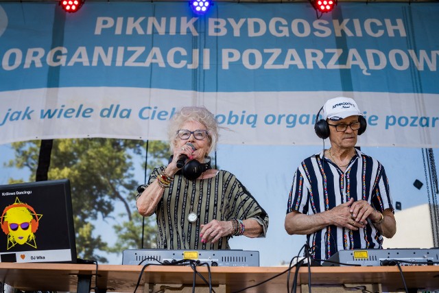 Jak każdego roku, piknik to przede wszystkim okazja dla lokalnych organizacji pozarządowych do zaprezentowania swojej działalności mieszkańcom i mieszkankom Bydgoszczy w ramach najróżniejszych atrakcji na stoiskach wystawienniczych oraz występów na scenie.