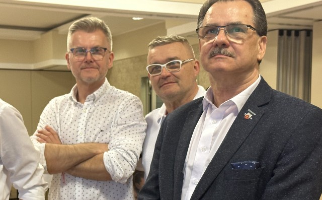 Od lewej z Koalicji Obywatelskiej: Tomasz Smolarek, Krzysztof Misiewicz i Krzysztof Pokora. Wszyscy wchodzą do rady miejskiej Grudziądza kolejnej kadencji 