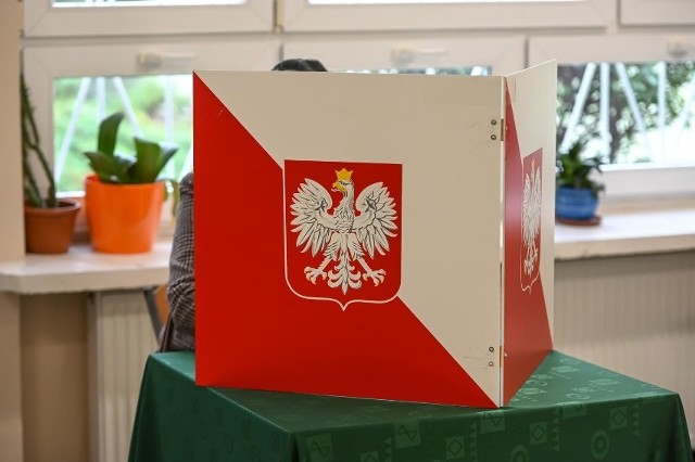 W niedzielę (07.04.2024) wyborcy zdecydowali o tym, kto ma zasiadać w Radzie Powiatu Mogileńskiego.