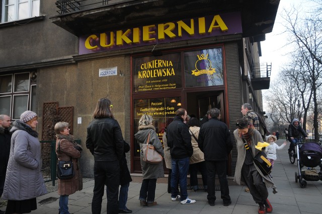 Code davanti ad una delle pasticcerie più famose di Cracovia.