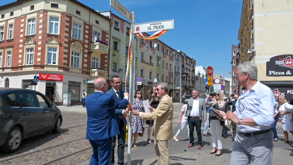 Łącznik ulicy Kwiatowej z Toruńską otrzymał imię Roberta...