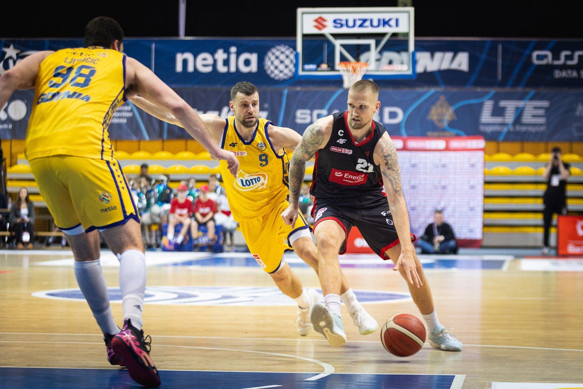 energa-czarni-s-upsk-bezradni-na-wyje-dzie-arka-gdynia-wygrywa-74-66